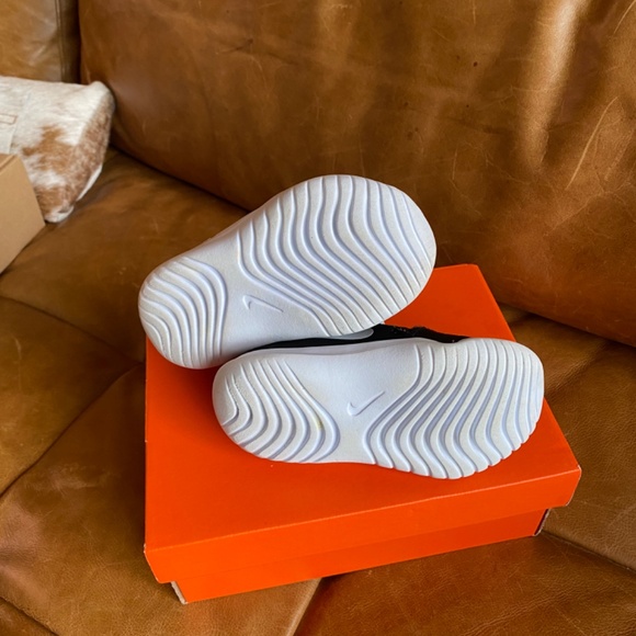 Nike Flex Runner - Picture 3 of 3